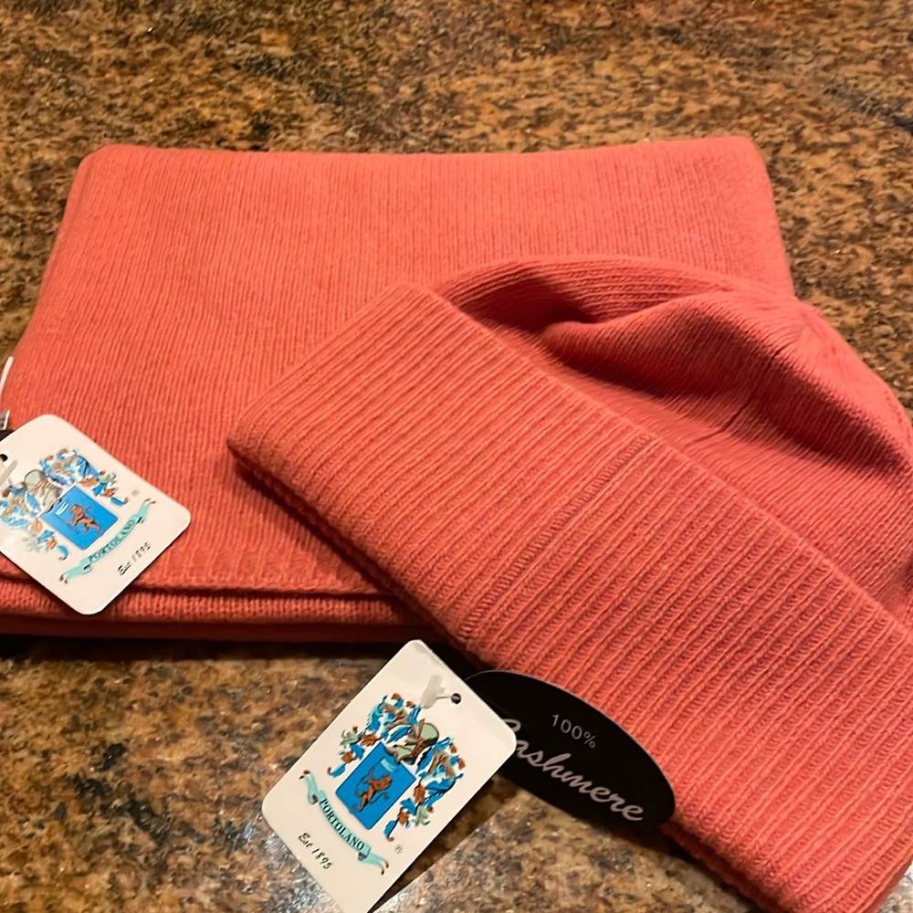 Portolano Coral 100% Cashmere Hat and scarf